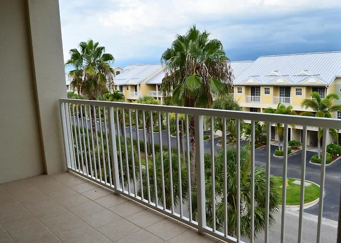 Harborside Suites At Little Harbor