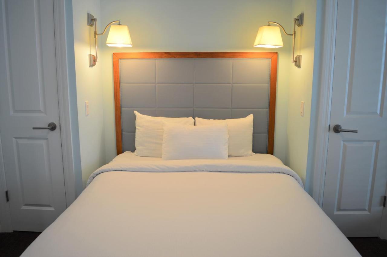 Harborside At Little Harbor Hotel
